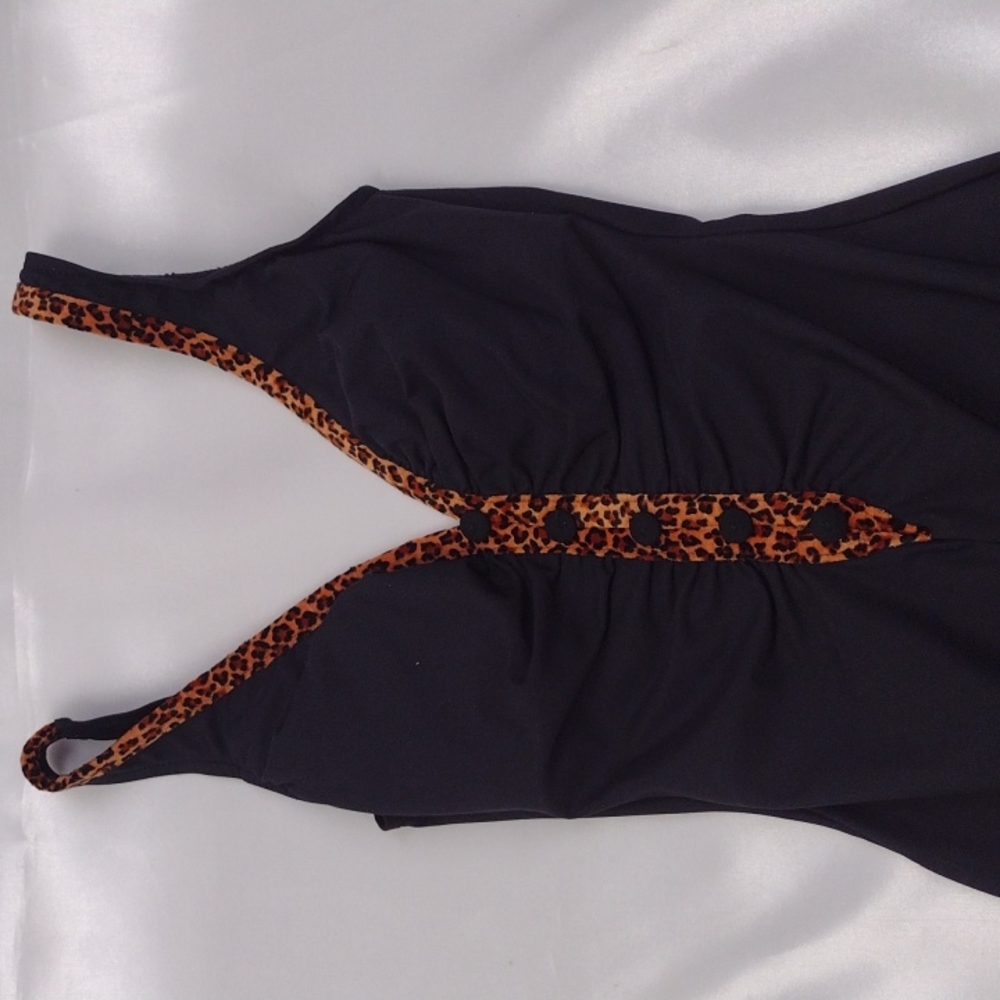 Suimsuit - Picture 6 of 6